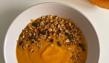 Supă cremă de dovleac cu granola